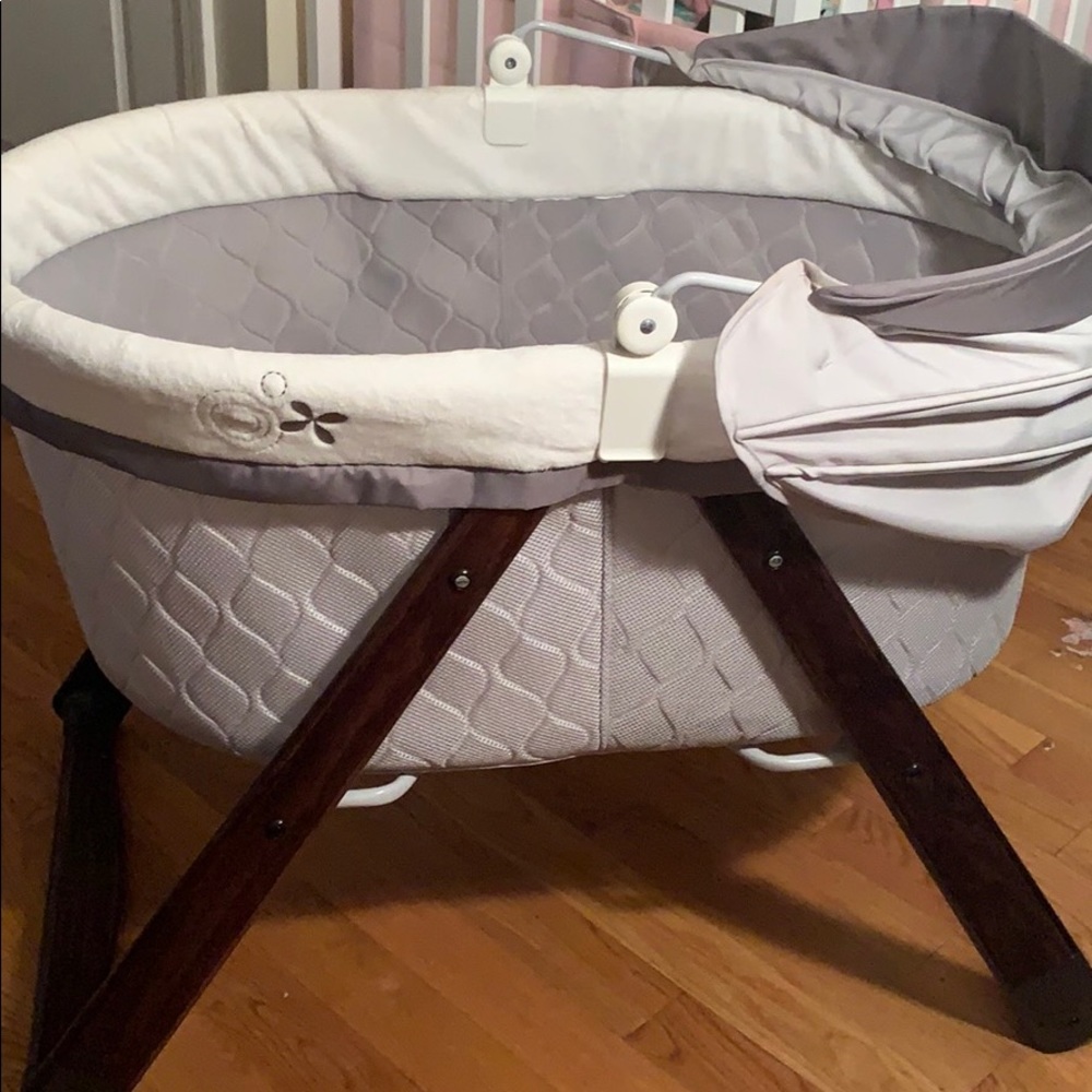 Ingenuity foldable rocking wood bassinet